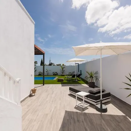 Playa Blanca Sleeps 6 Pool Air Con Wifi Casa de Férias *
