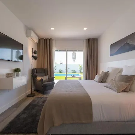 Playa Blanca Sleeps 6 Pool Air Con Wifi